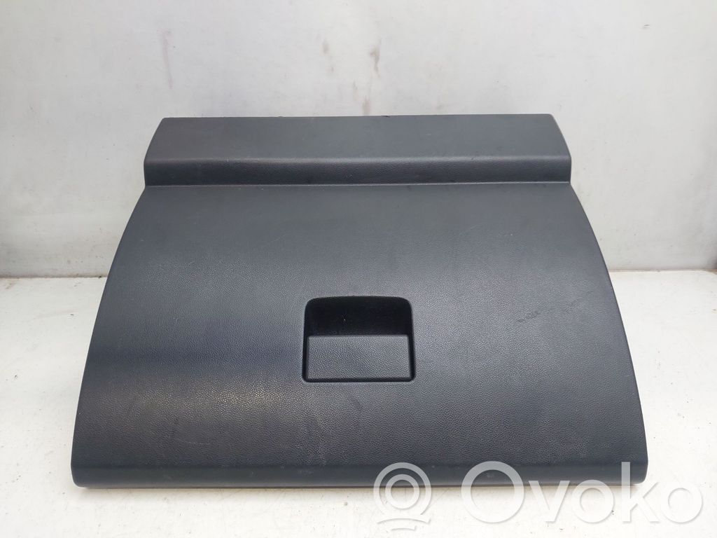 Mazda 5 Glove box 