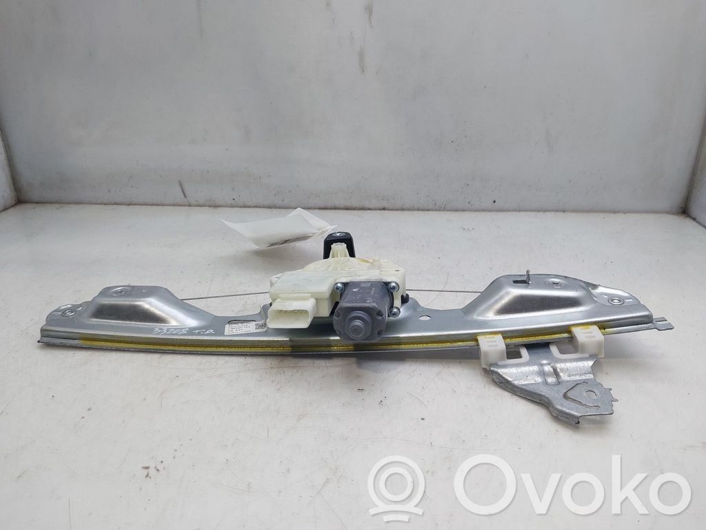 Nissan Qashqai Macara geam spate manuală