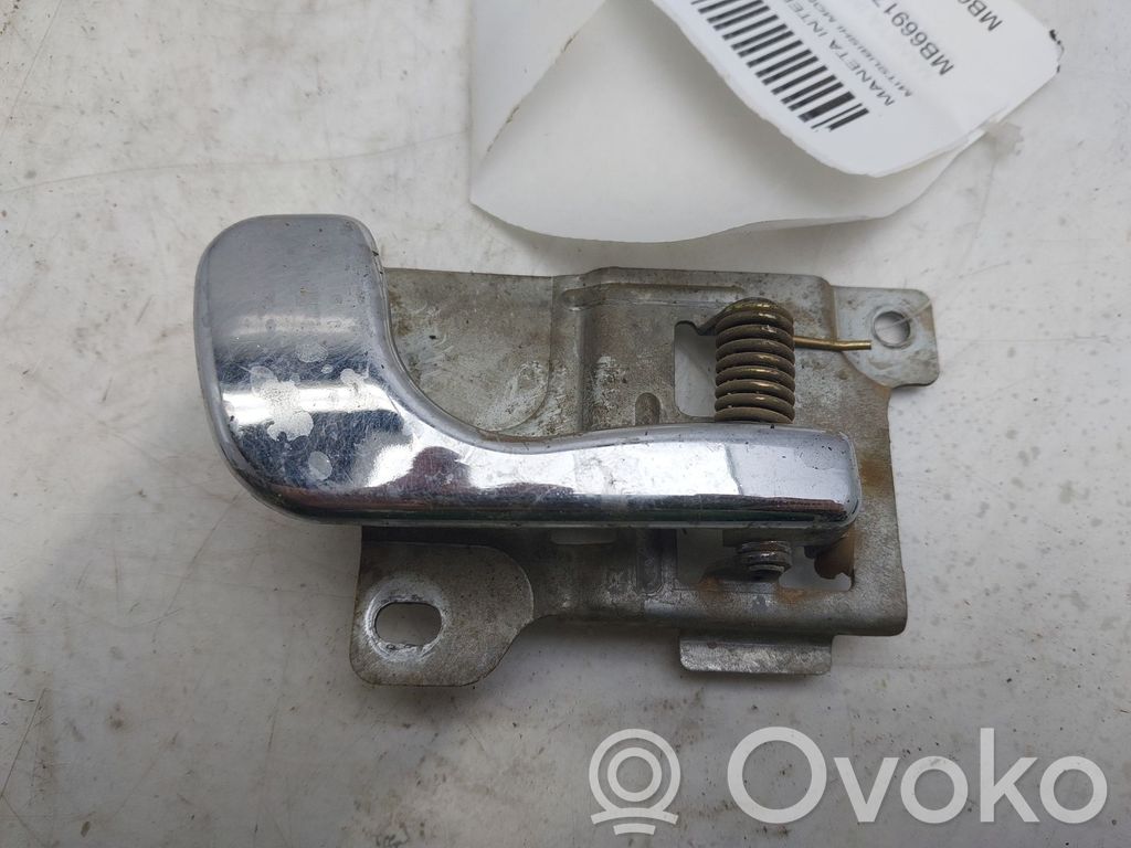 Mitsubishi Montero Manecilla interna puerta trasera 