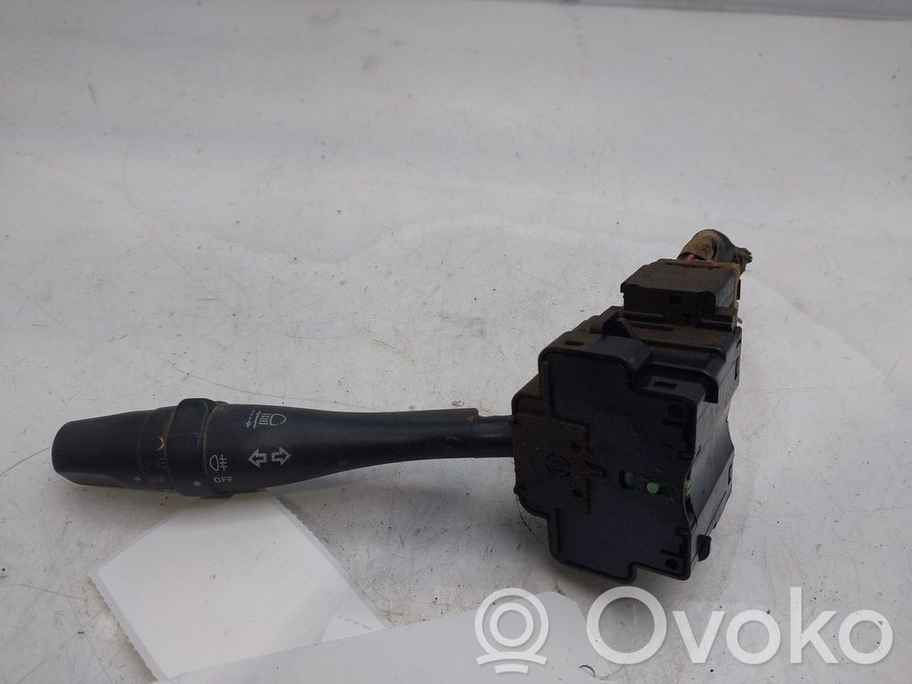 Nissan PickUp Light switch 