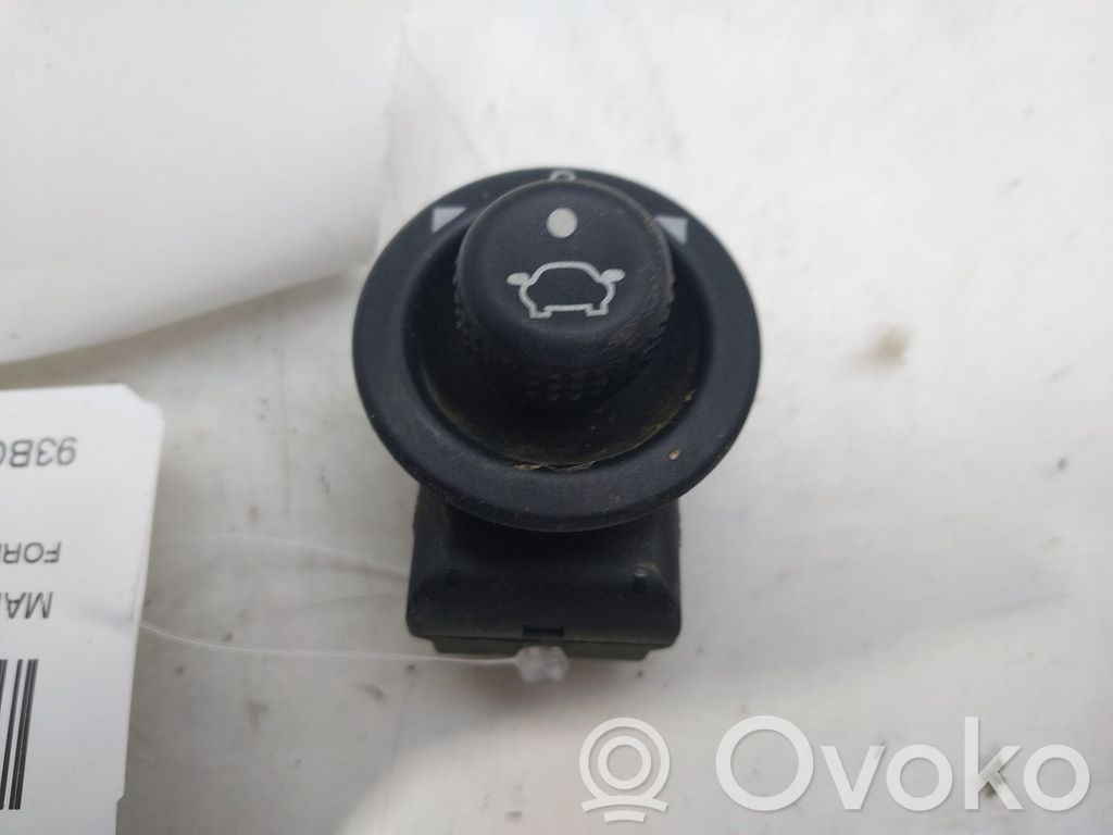 Wing mirror switch   93BG17B676BA