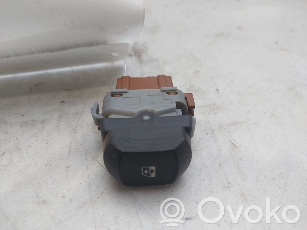 Renault Clio III Electric window control switch 