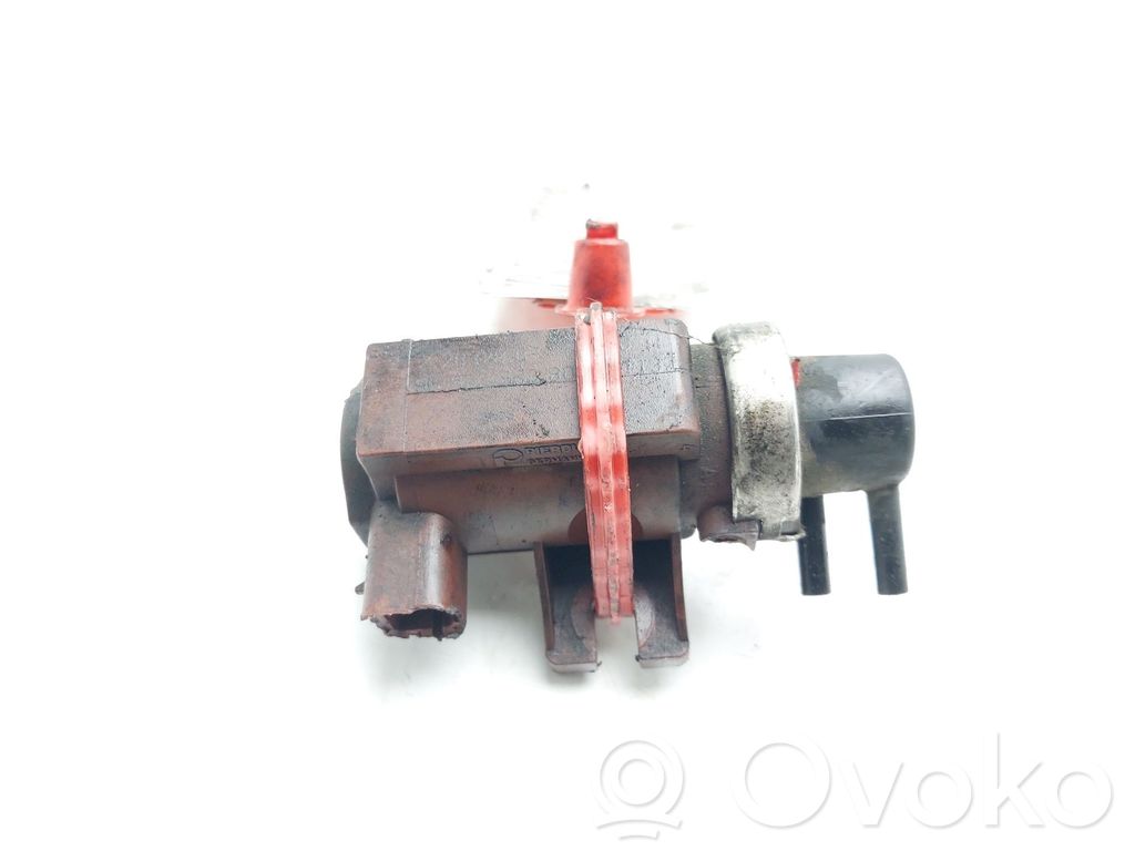 Volvo S40, V40 Valvola di regolazione del minimo