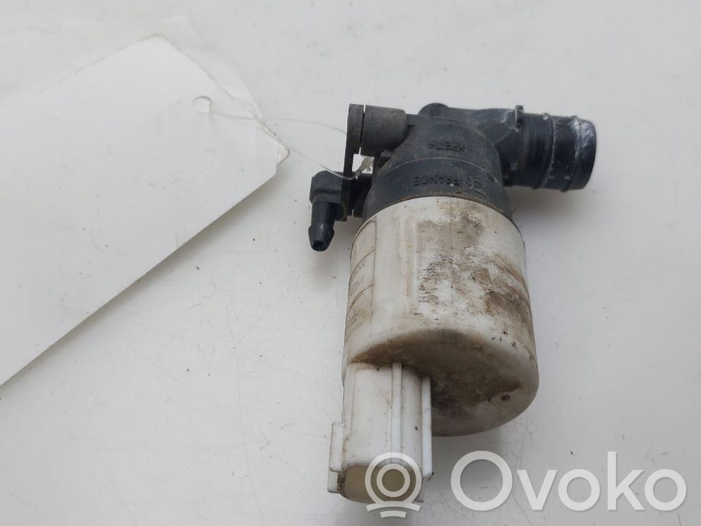 Jaguar XE Windscreen/windshield washer pump 