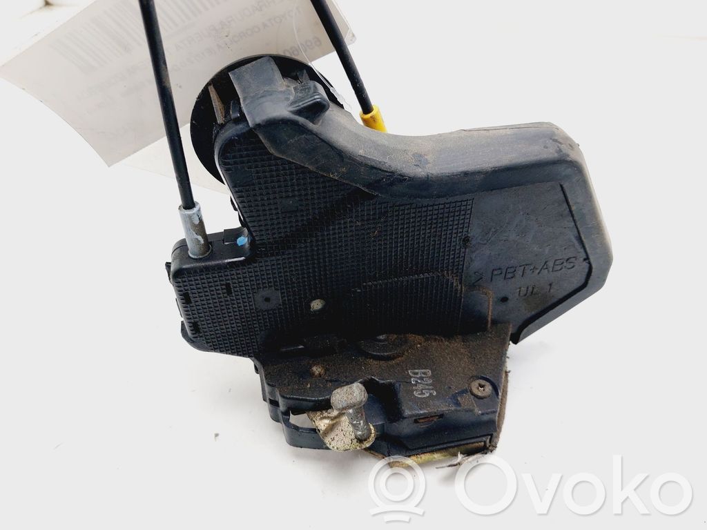 Toyota Corolla E110 Galinių durų spyna 