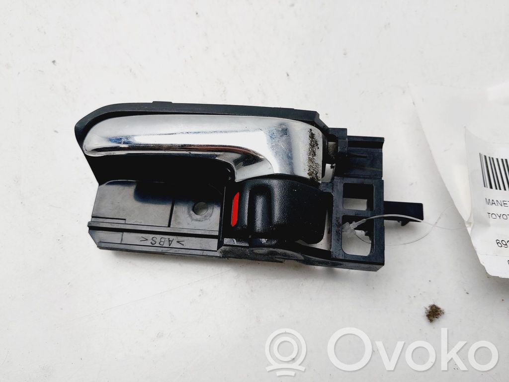 Toyota Corolla E110 Manecilla interna puerta trasera 