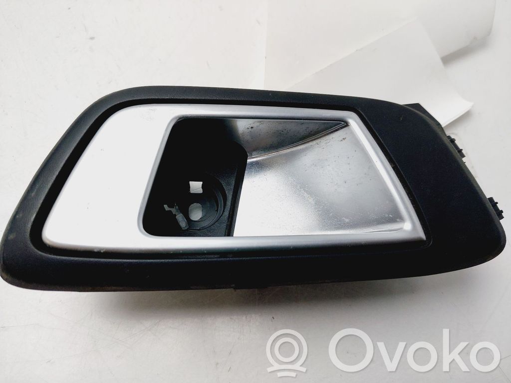 Manecilla interna puerta trasera   8A61A22601CEW