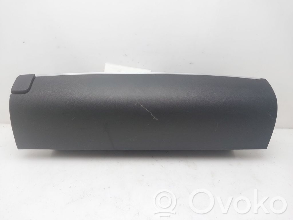 Toyota Verso Guantera 
