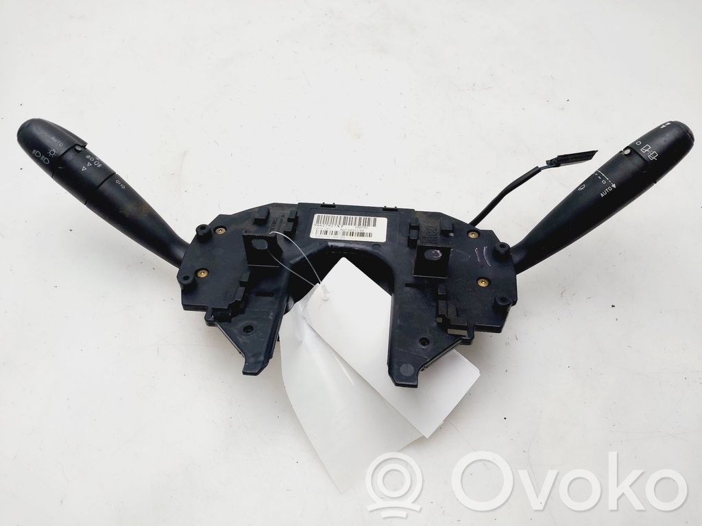 Citroen C4 I Butoane/comutatoare pe volan 