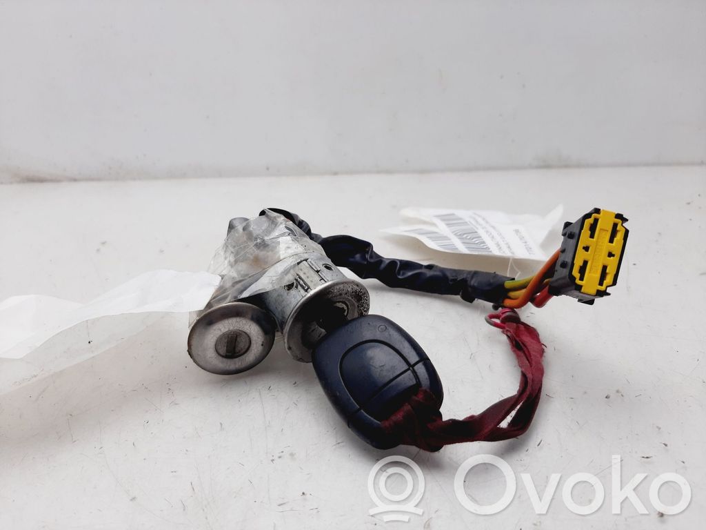 Renault Clio II Užvedimo spynelė 