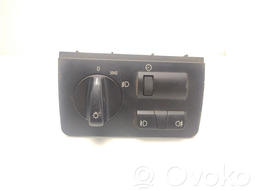 Light switch   8380255
