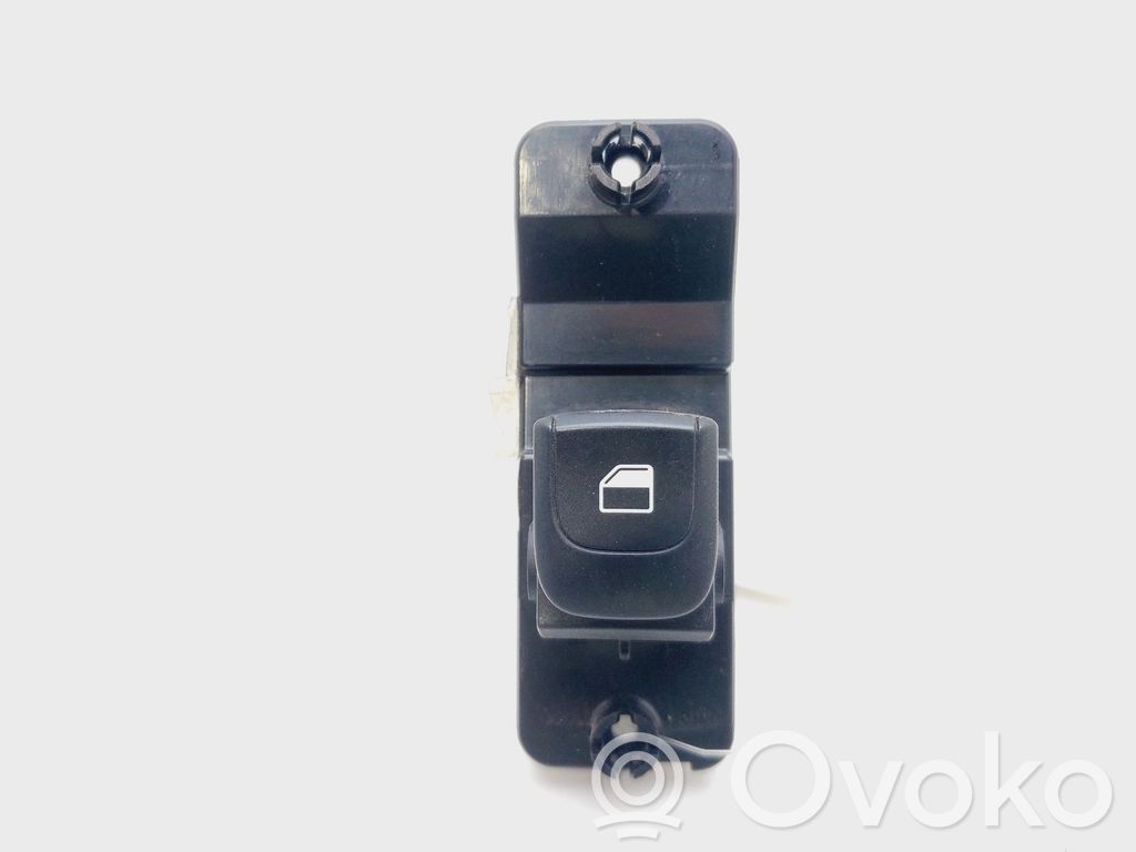 KIA Stonic Electric window control switch 
