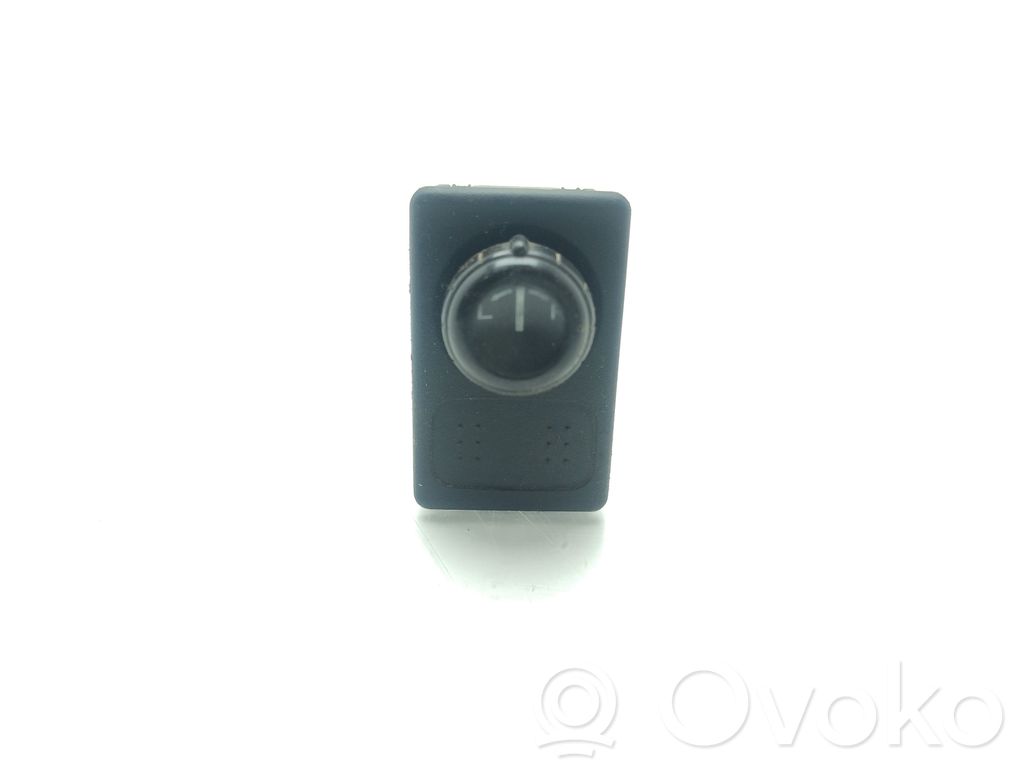 Nissan X-Trail T30 Interruptor del espejo lateral 
