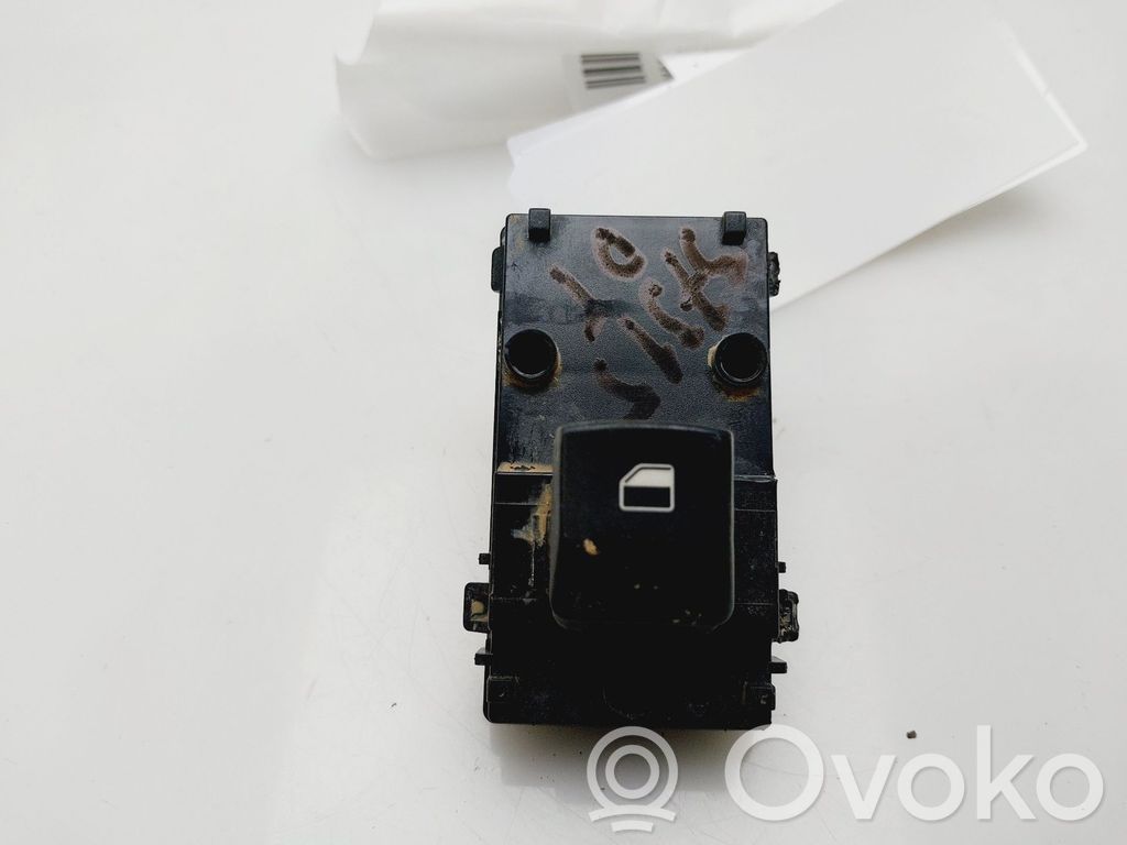 Interrupteur commade lève-vitre   40B5221500