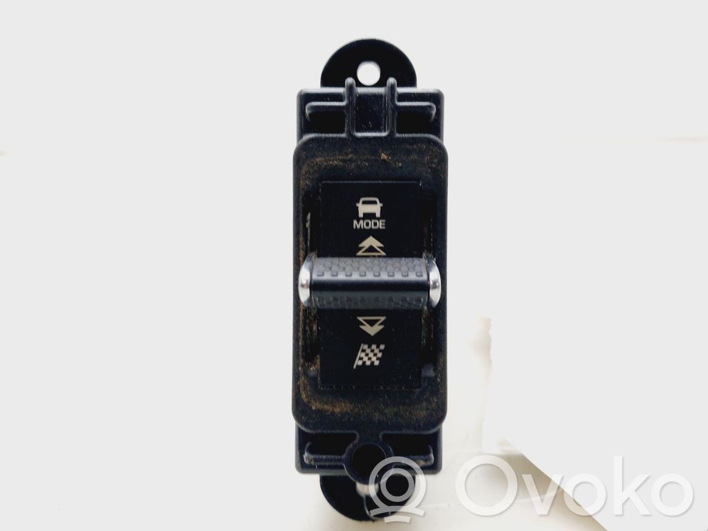 Comutator/buton multifuncțional   J9C314B596AB