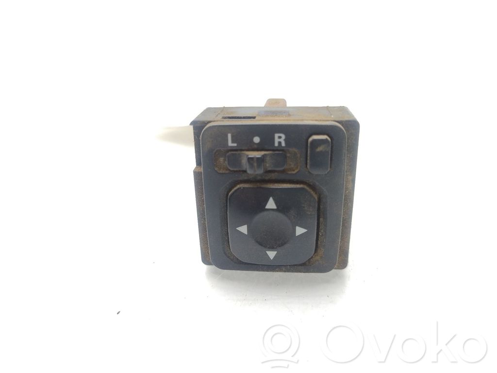 Sivupeilin kytkin   6040D2D