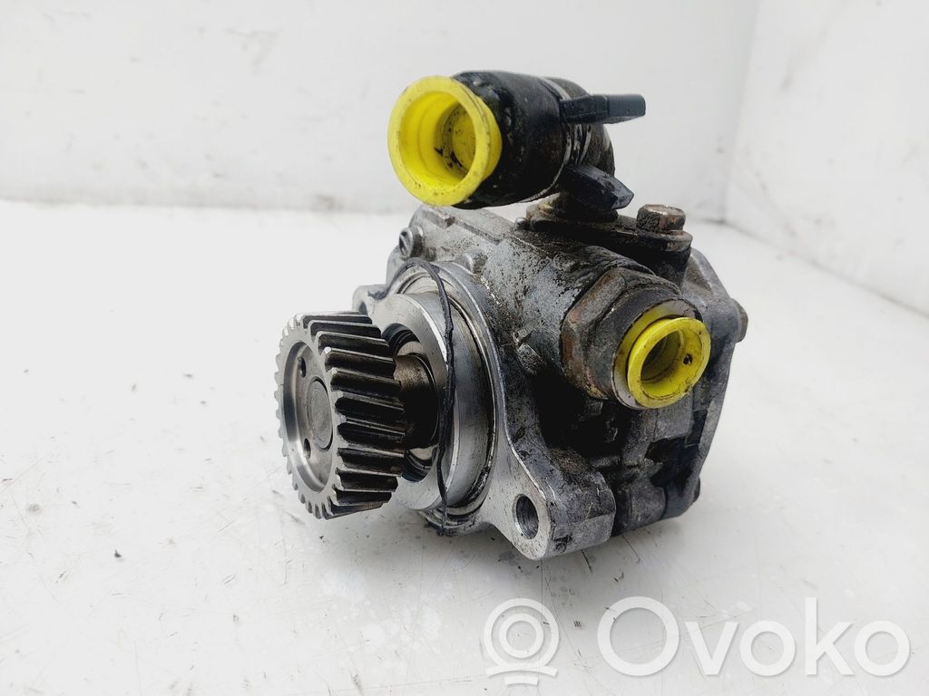 Opel Monterey Servopumpe 