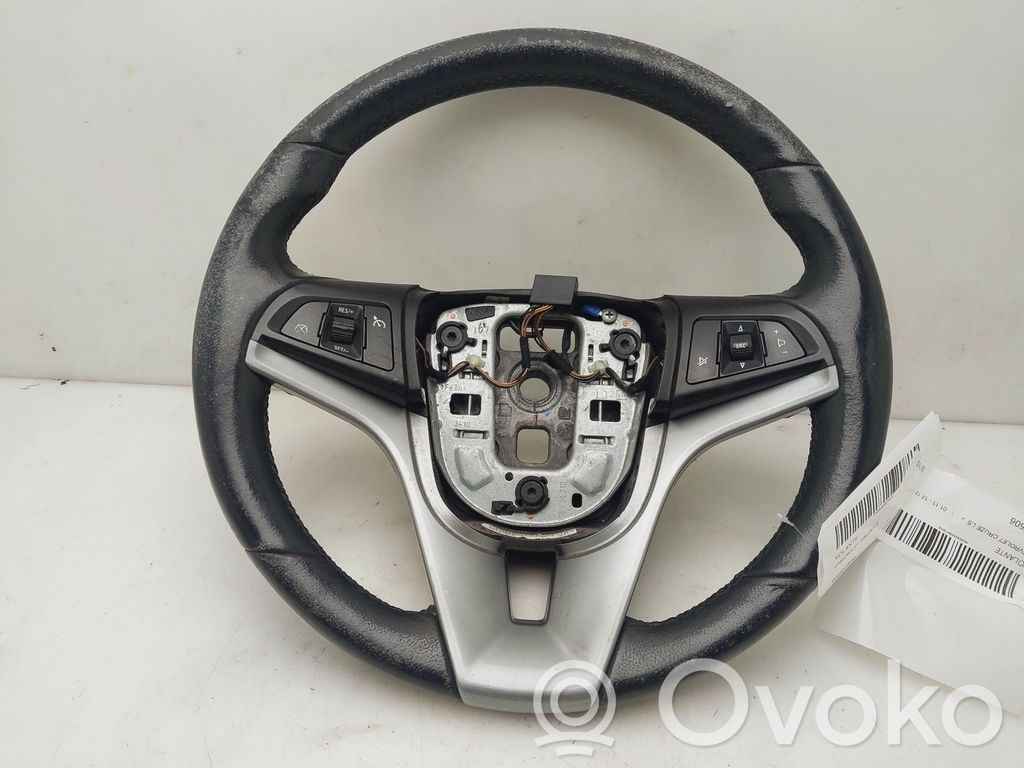 Chevrolet Cruze Ohjauspyörä 