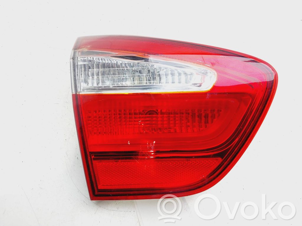 KIA Rio Takaluukun takavalot 