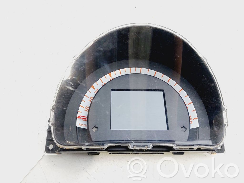 Smart ForFour II W453 Licznik / Prędkościomierz 