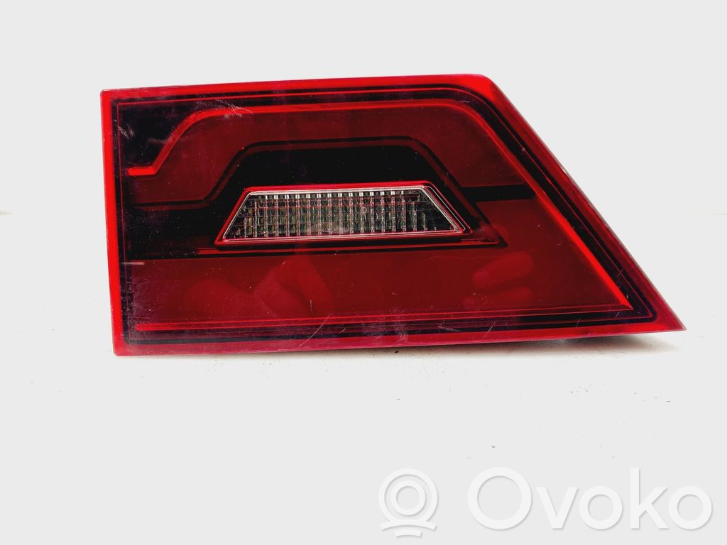 Tailgate rear/tail lights   J9C313192CC