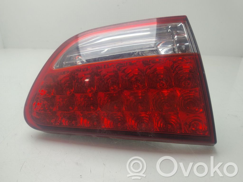 Citroen C-Crosser Lampă spate în capacul portbagajului 