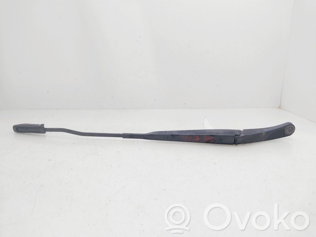 Renault Clio III Front wiper blade arm 
