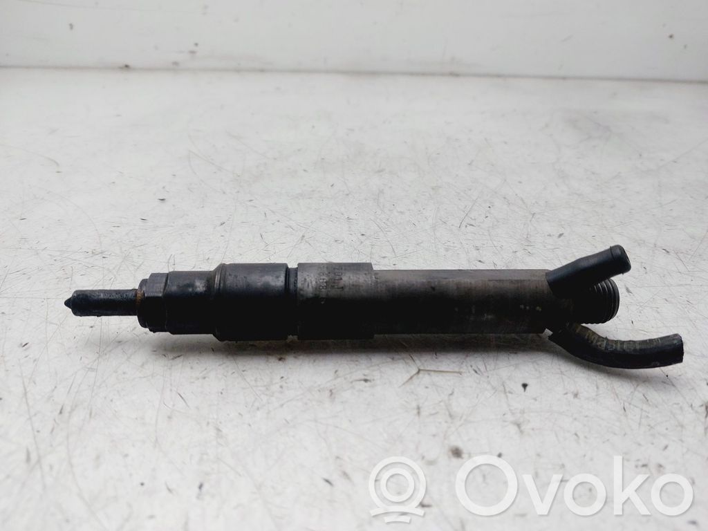 Inyector de combustible   028130201T