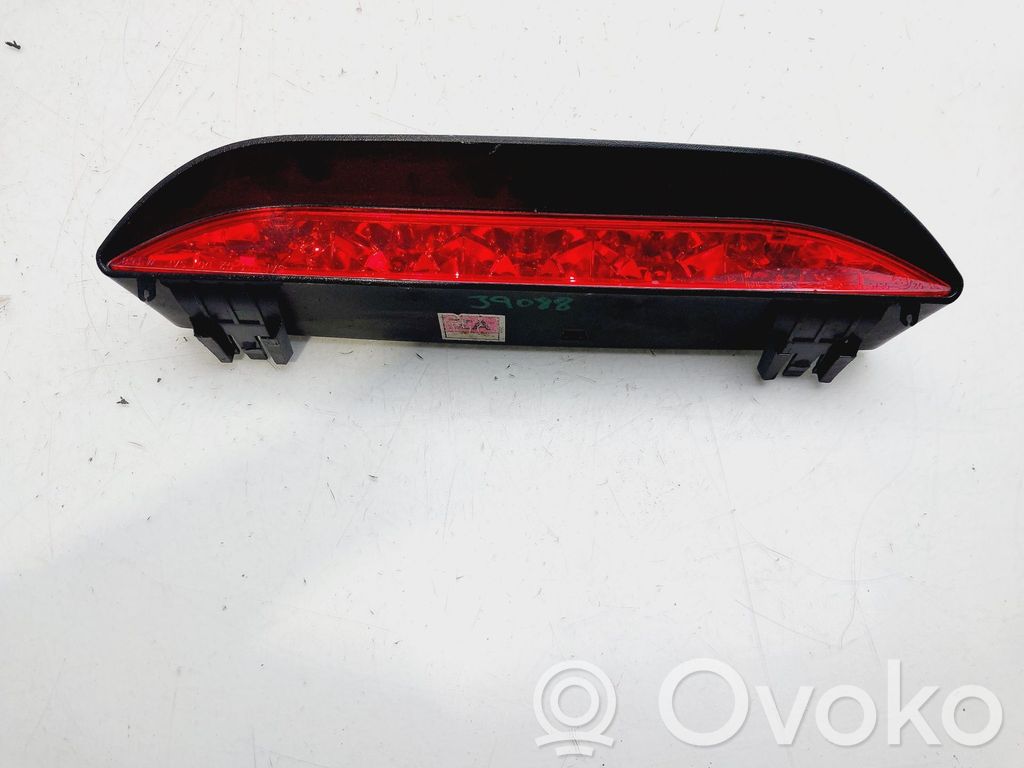 Chevrolet Aveo Third/center stoplight 