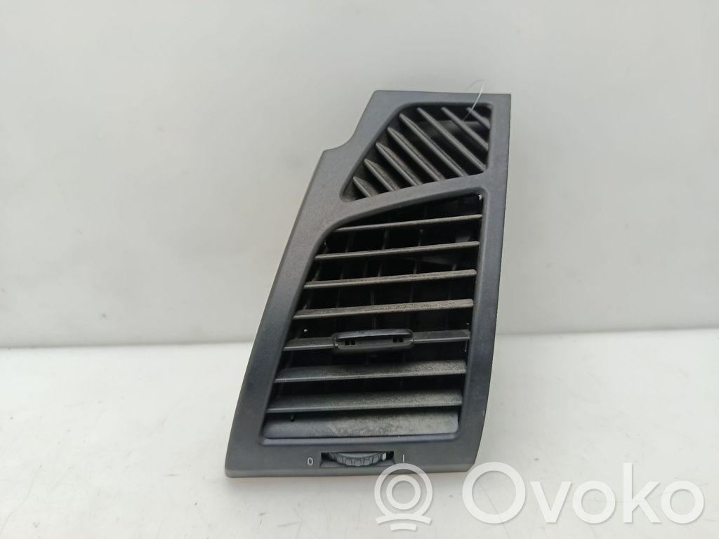 BMW 1 E81 E87 Rejilla de ventilación central del panel 