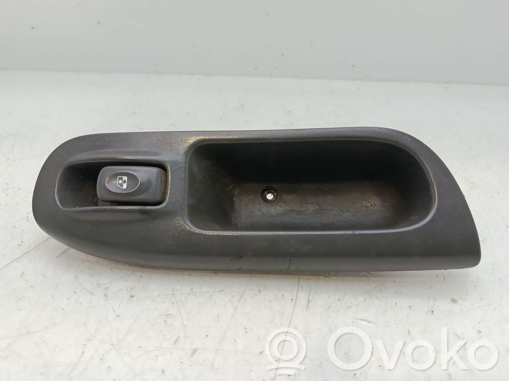 Renault Scenic I Interruptor del elevalunas eléctrico 