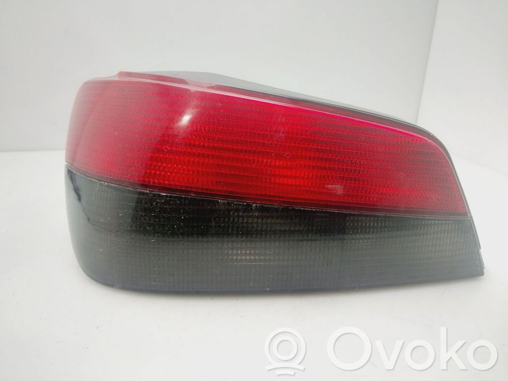 Peugeot 306 Galinis žibintas kėbule 