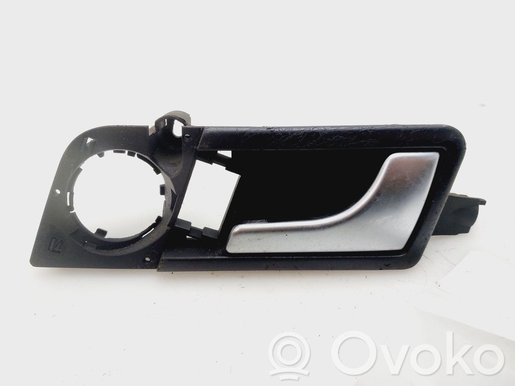 Audi A2 Manecilla interna puerta delantera 