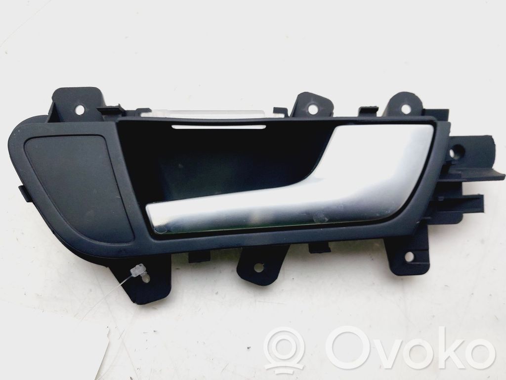 Manecilla interna puerta delantera   8K0837020