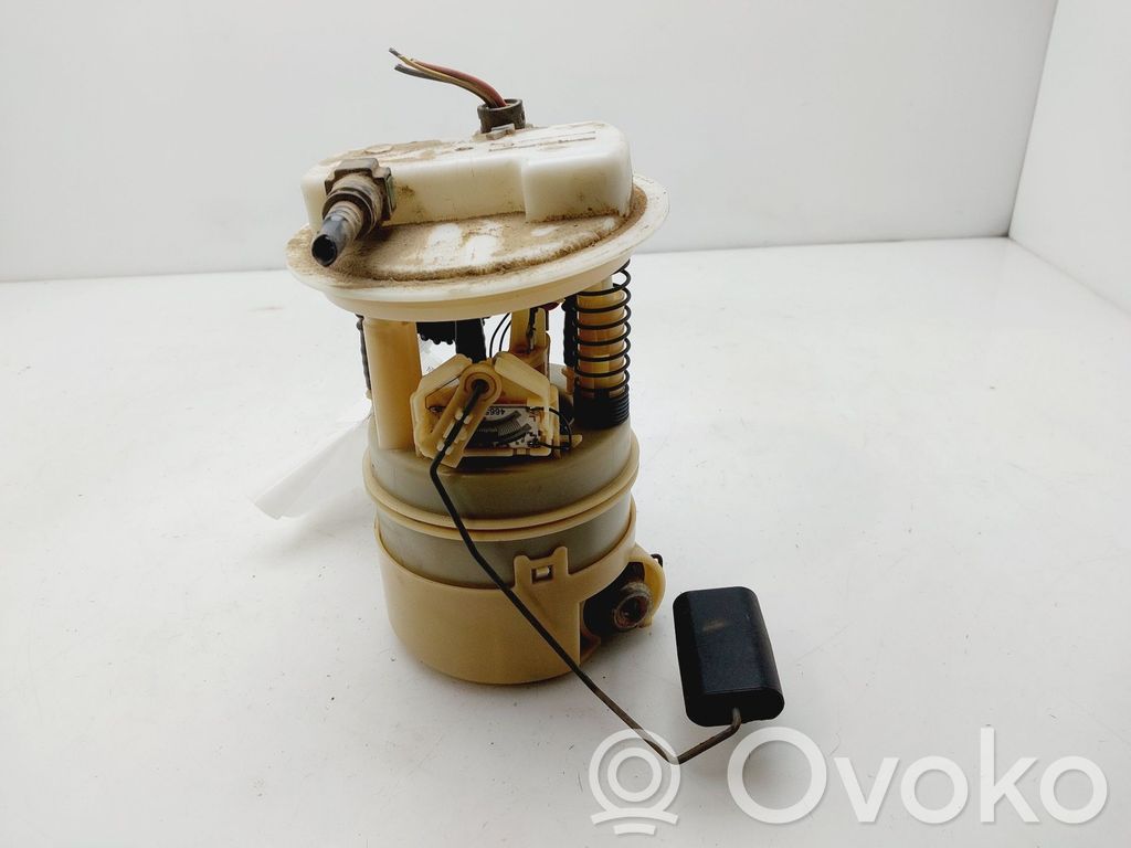 Renault Clio II Polttoainesäiliön pumppu 