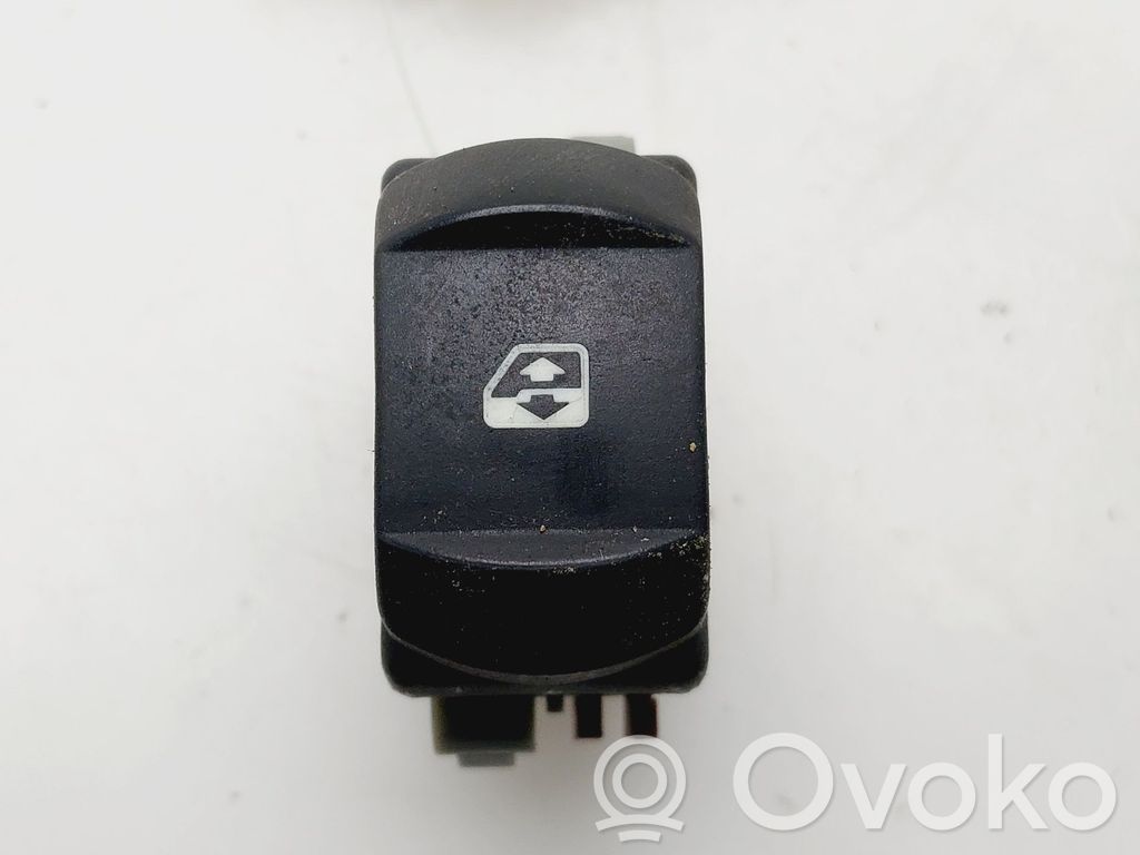 Renault Clio III Electric window control switch 
