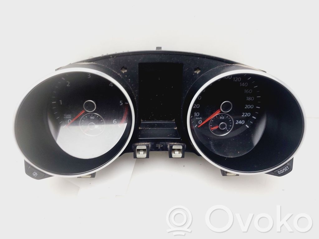 Volkswagen Golf VI Tachimetro (quadro strumenti) 
