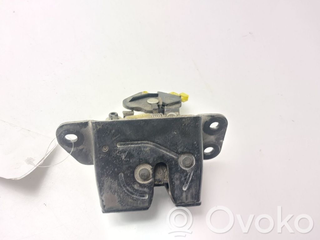 Chevrolet Captiva Tailgate lock latch 