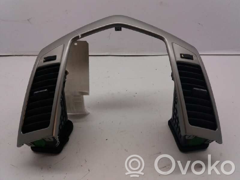Chevrolet Cruze Grilă ventilație centrală 