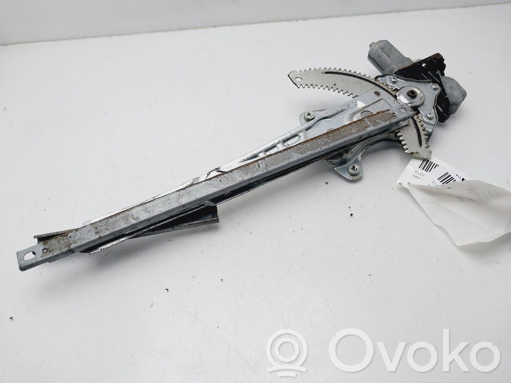 Infiniti Q50 Alzacristalli manuale della portiera posteriore