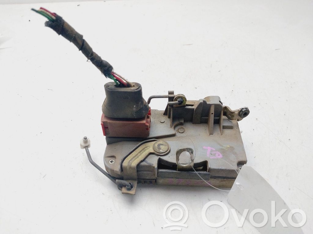 Peugeot 306 Front door lock 
