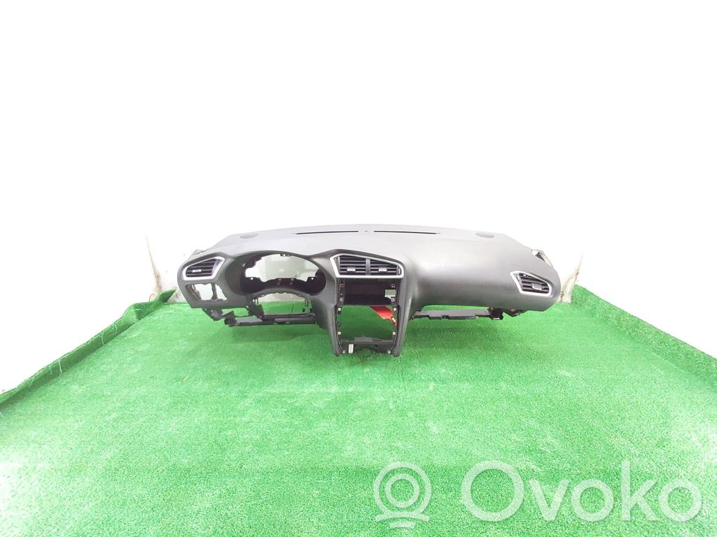 DS Automobiles 4 Dashboard 