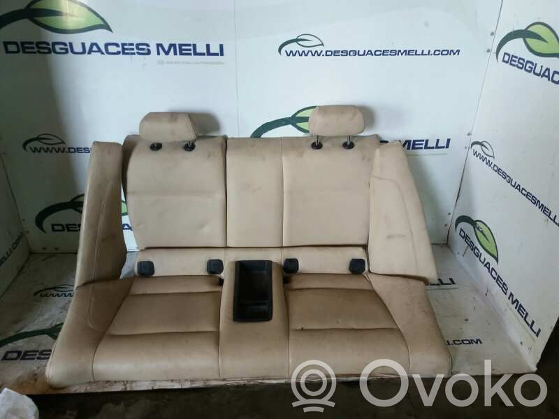 Takaistuin   9143677