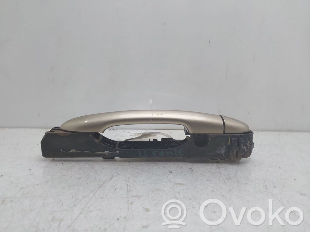 Nissan Primera Manecilla externa puerta trasera 