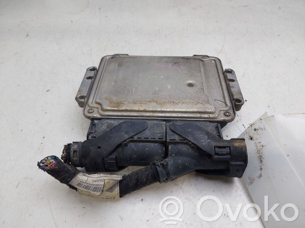 Opel Zafira B Engine control unit/module 