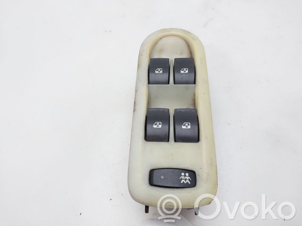 Renault Megane II Electric window control switch 