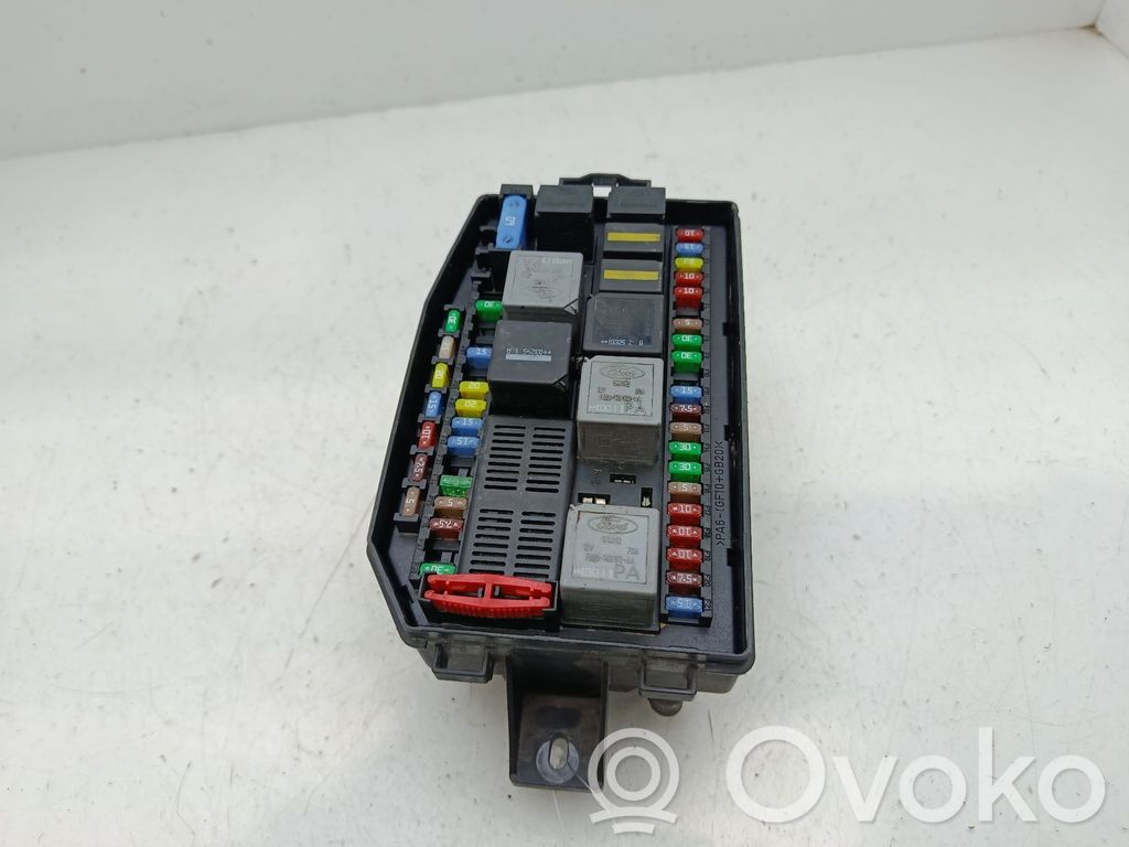 Jaguar X-Type Fuse module 