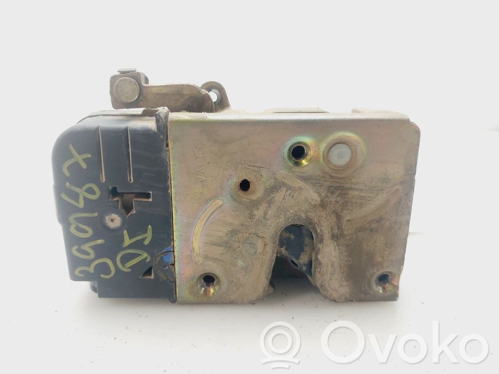 Peugeot Partner Front door lock 