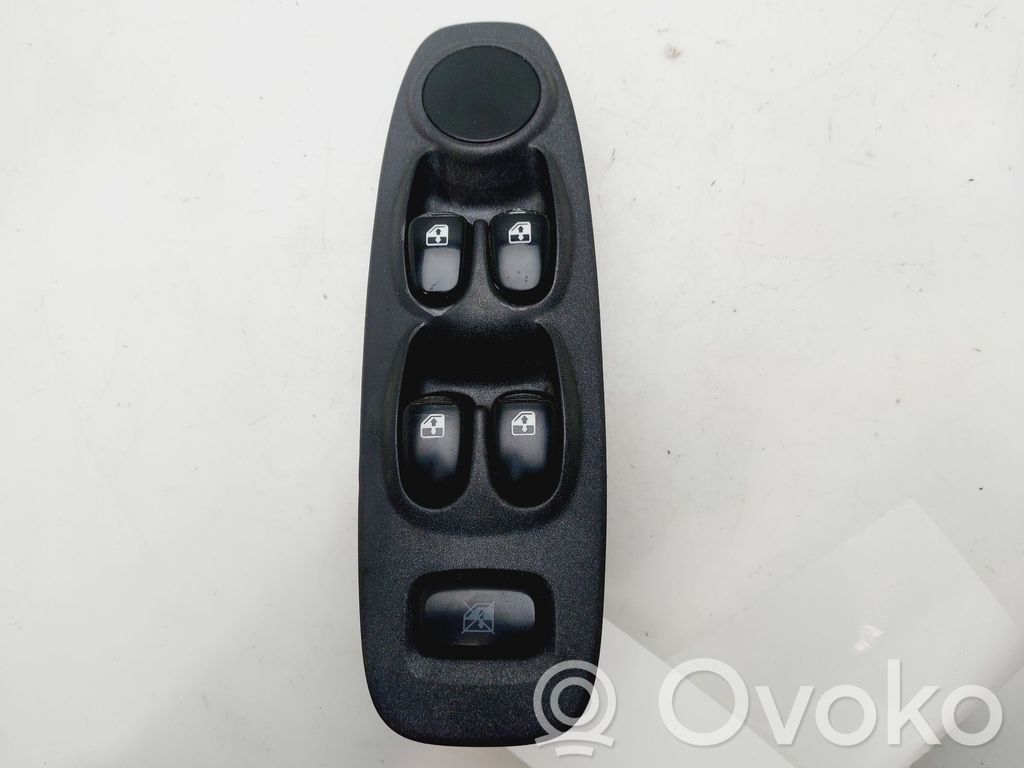 Hyundai Accent Interruptor del elevalunas eléctrico 