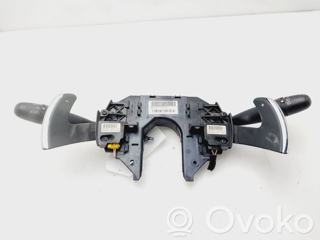 Citroen C4 Grand Picasso Butoane/comutatoare pe volan 